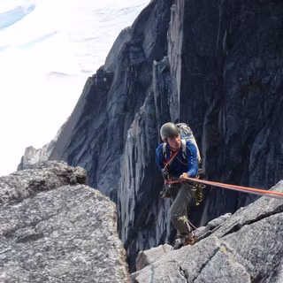 Rappelling line wallpaper