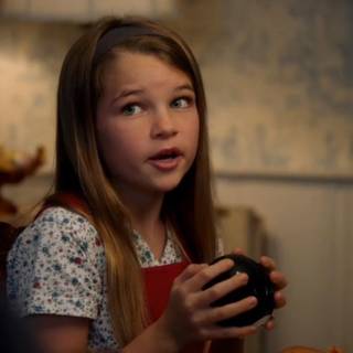 Raegan Revord wallpaper