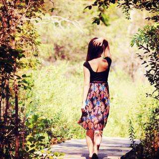 Walking women wallpaper