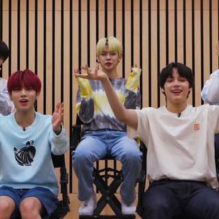 Tomorrow x Together 2021 wallpaper