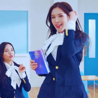 Tag Me Weeekly wallpaper