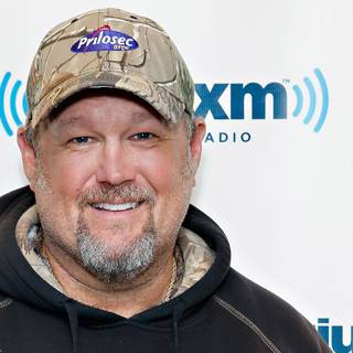 Larry The Cable Guy wallpaper