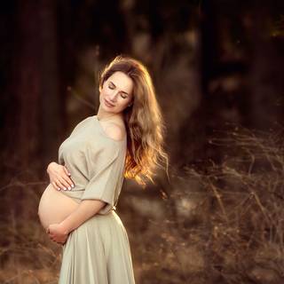 Pregant women wallpaper