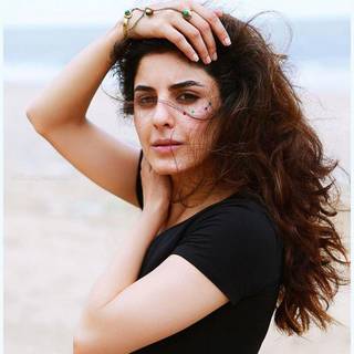 Isha Talwar mobile wallpaper