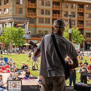 Summer fairs wallpaper