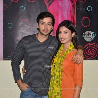 Harshita Gaur and Param Singh wallpaper