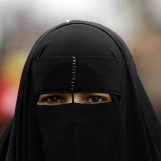 Niqab girl wallpaper