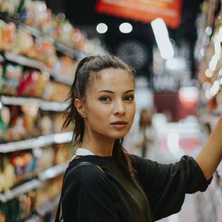 Women grocery wallpaper