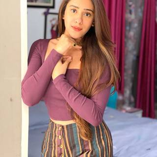 Hiba Nawab HD mobile wallpaper
