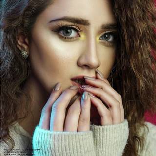 Momina Iqbal wallpaper