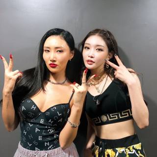 Hwasa Chungha wallpaper