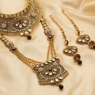 Gold jewels wallpaper