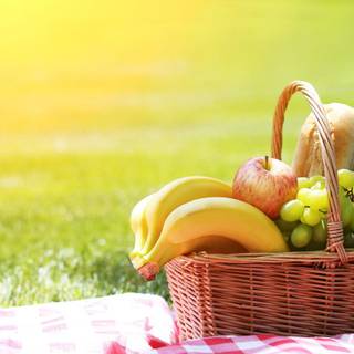 Couple picnic wallpaper