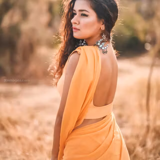 Avneet Kaur phone wallpaper