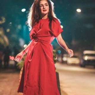 Avneet Kaur phone wallpaper