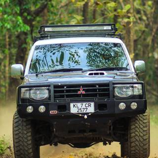 Mitsubishi Pajero SFX wallpaper