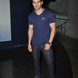 Suraj Pancholi phone wallpaper