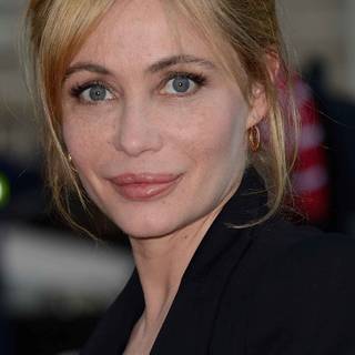 Emmanuelle Béart wallpaper
