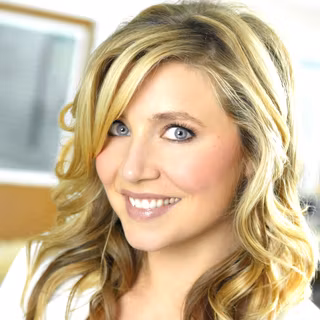 Sarah Chalke wallpaper