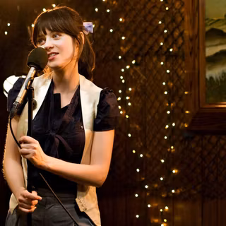 Karaoke singer wallpaper