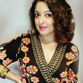 Simran Budharup wallpaper