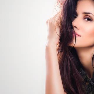 Sonnalli Seygall wallpaper