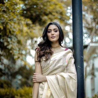 Sana Makbul wallpaper