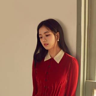Jisoo red wallpaper