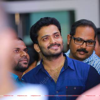 Manikuttan wallpaper