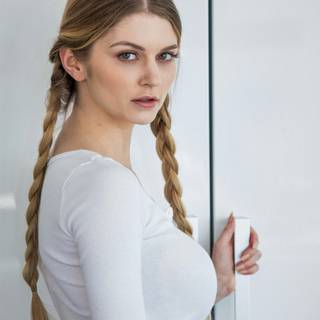 Nadya Nabakova wallpaper