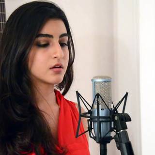 Luciana Zogbi wallpaper