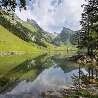 Summer mountain lake wallpaper