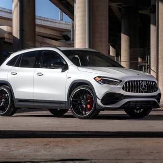 Mercedes GLA 2021 wallpaper