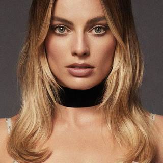 Margot Robbie iPhone wallpaper