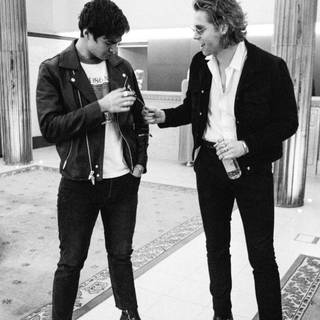 Calum Hood and Luke Hemmings wallpaper