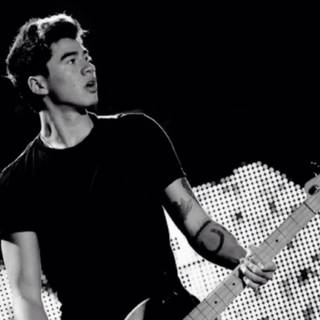 Calum Hood and Luke Hemmings wallpaper