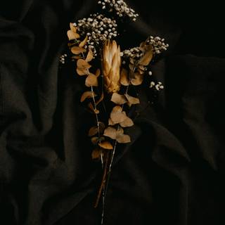 Golden flower wallpaper