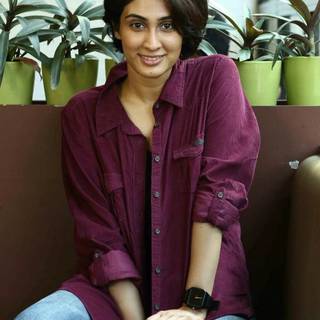 Deepti Sati phone wallpaper