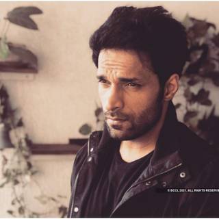 Shaleen Malhotra wallpaper