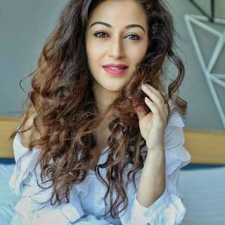 Sunayana Fozdar wallpaper