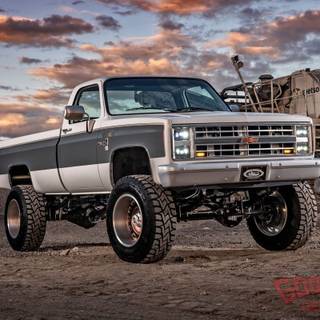 Squarebody wallpaper