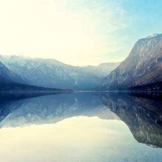 Reflections in the water wallpaper