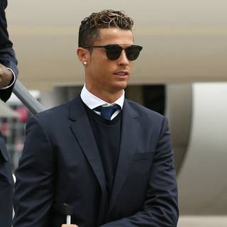 Ronaldo suit wallpaper