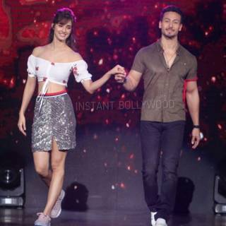 Disha Patani and Tiger Shroff Full HD wallpaper