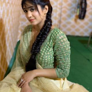 Shivangi Joshi phone wallpaper