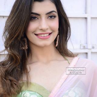 Simrithi Bathija wallpaper