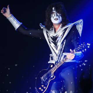 Tommy Thayer wallpaper