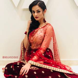 Kajol Srivastava wallpaper