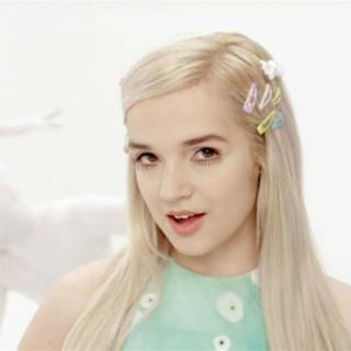 That Poppy wallpaper