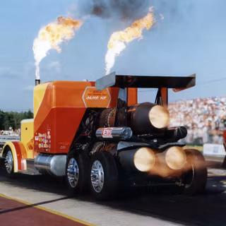 Drag trucks wallpaper